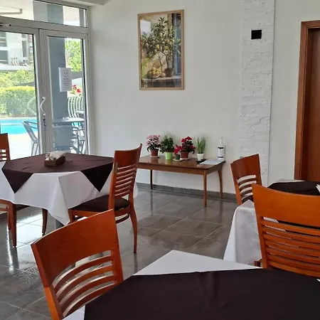 йо Хотел Св. Св. Константин и Елена